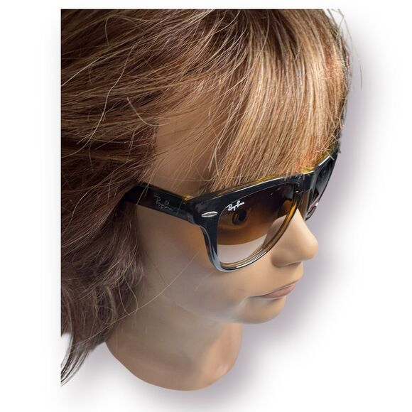 Ray-Ban RB4105 Wayfarer Folding Classic Sunglasses Polished Light Havana 710/51 - Picture 11 of 12